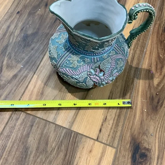 Vintage mint green and pink 5” vase or small pitcher w raised painted detailing - Picture 6 of 7